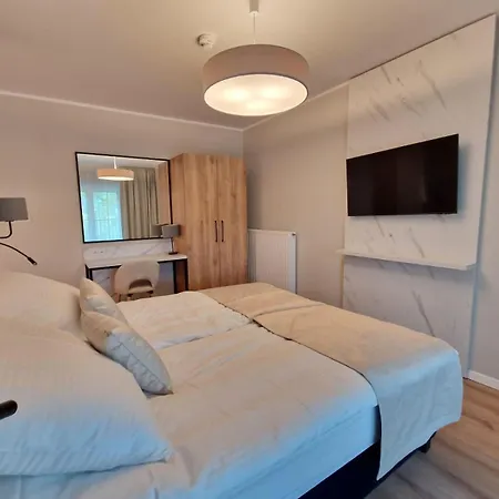 Cargo Przy Dworcu Glownym Pkp / Parking Apartment *